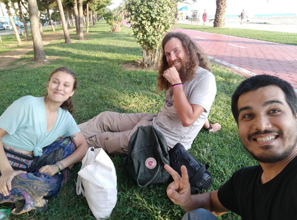 Kris we içi gysan iki türkmen